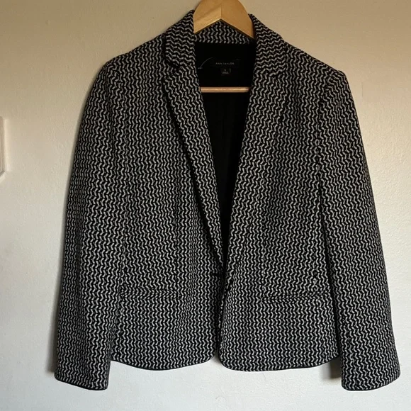 Ann Taylor Newbury Women's Blazer Women's in Geo Black & White US Size 10 - Picture 1 of 11